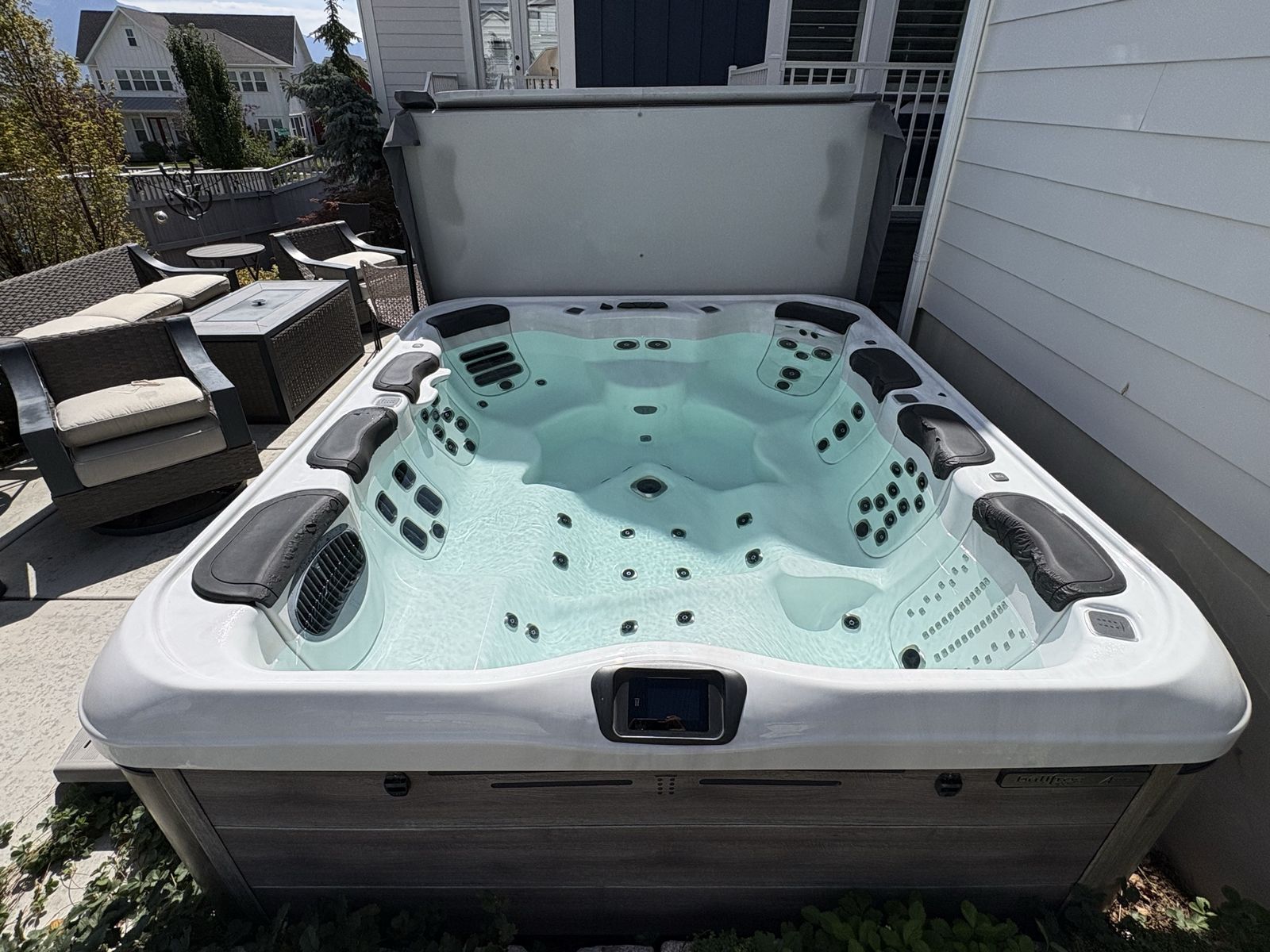 Bullfrog Spas A Series Hot Tub with Cover, 8+ Seats, Jets & Lights, Two-Tone Cabinetry, Fully Functional! 