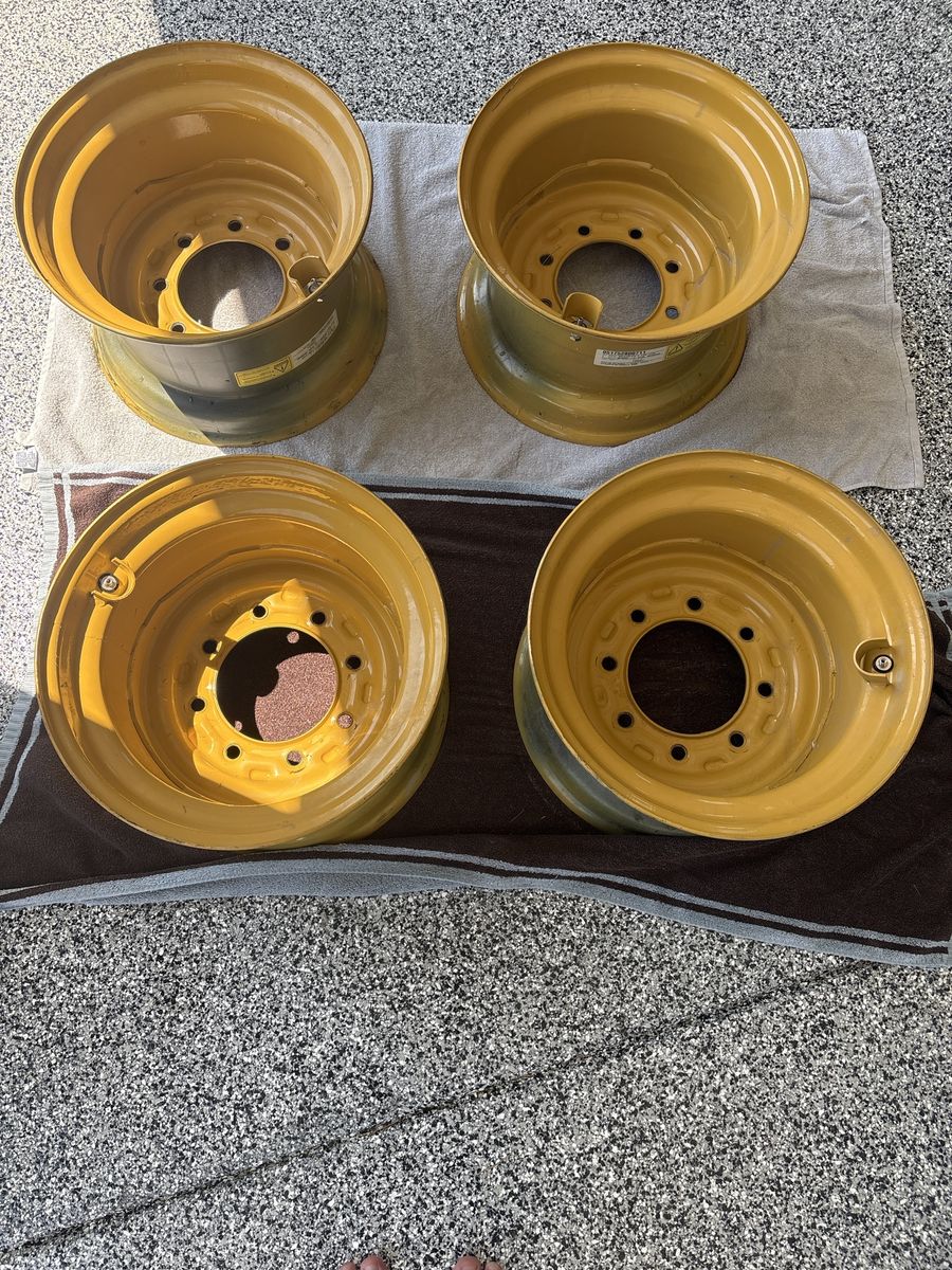 Skid steer rims (brand new)