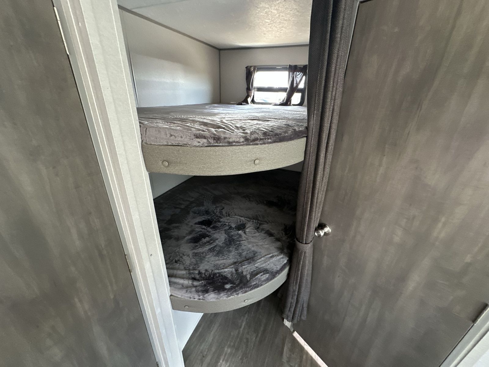 Main image 14