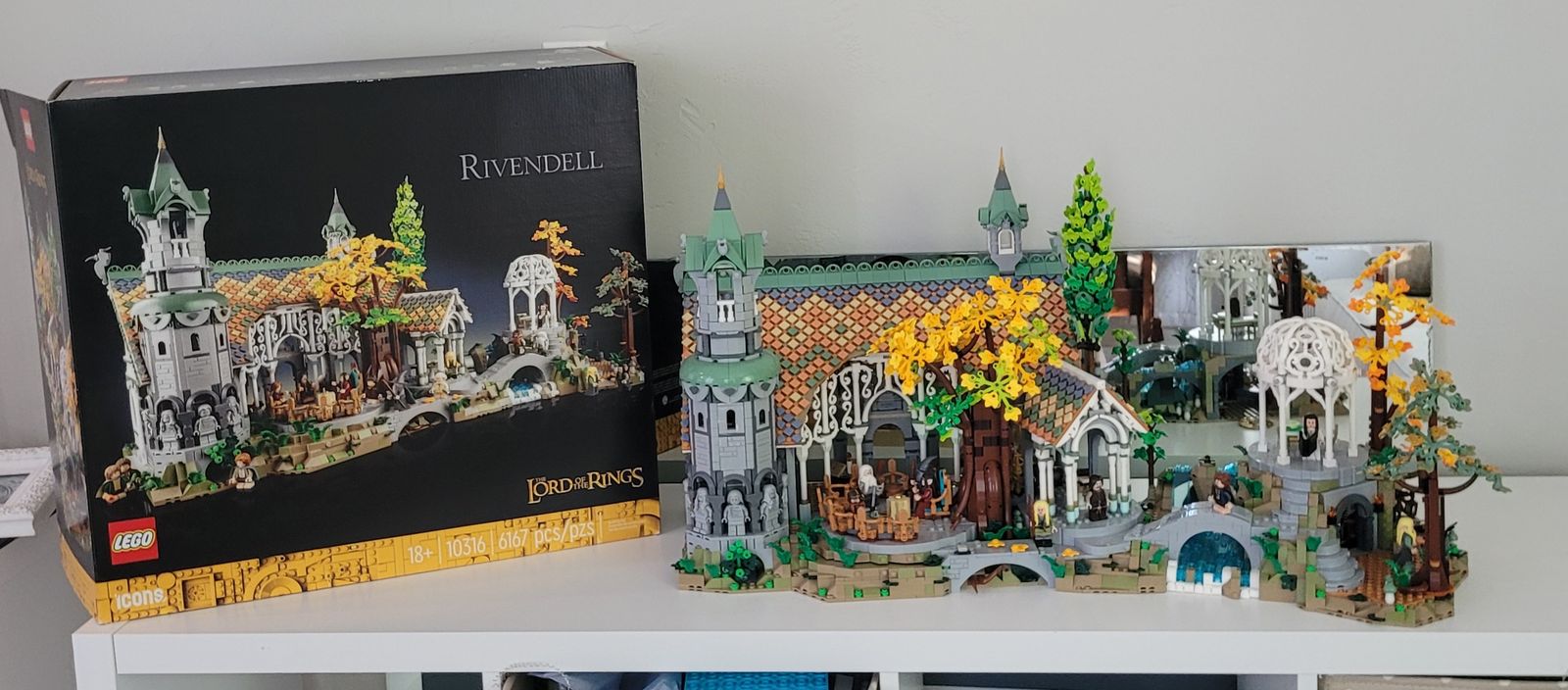 Rivendell lego set-100% complete with box and instructions