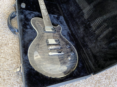 RARE Michael Kelly Patriot Glory Electric Guitar No Scratches incl hard case