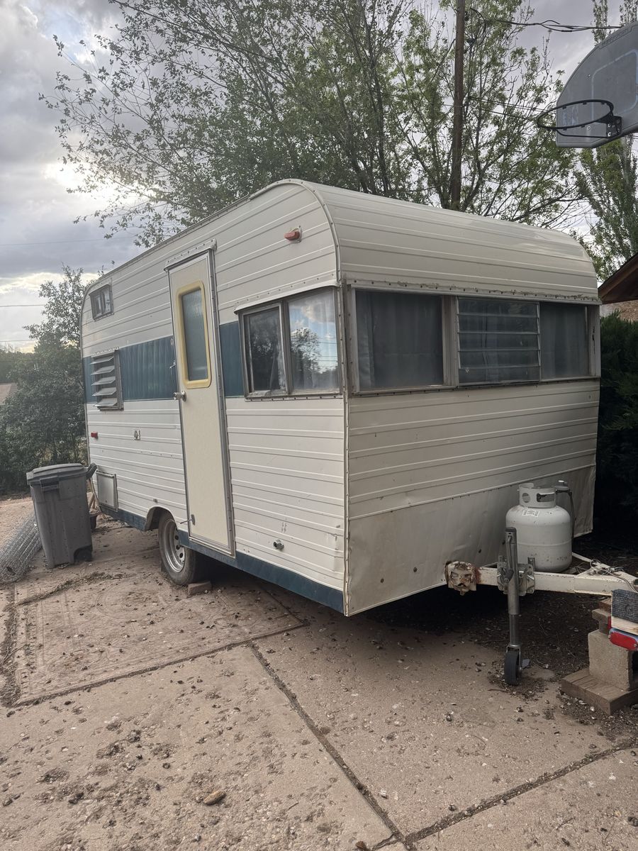 1965 Fleetcraft 13’ Vintage Travel Trailer