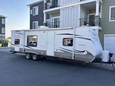 2013 Coachman Catalina 28 Foot Sleeps Up To 9