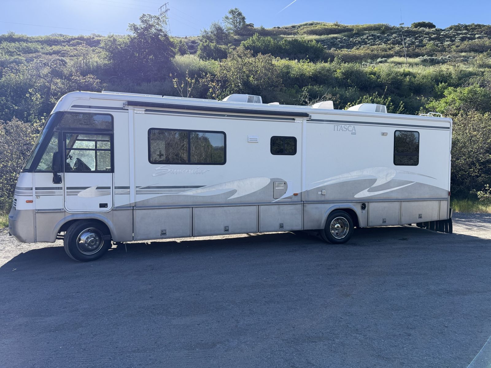 1999 Winnebago Itasca Suncruiser V10 32'