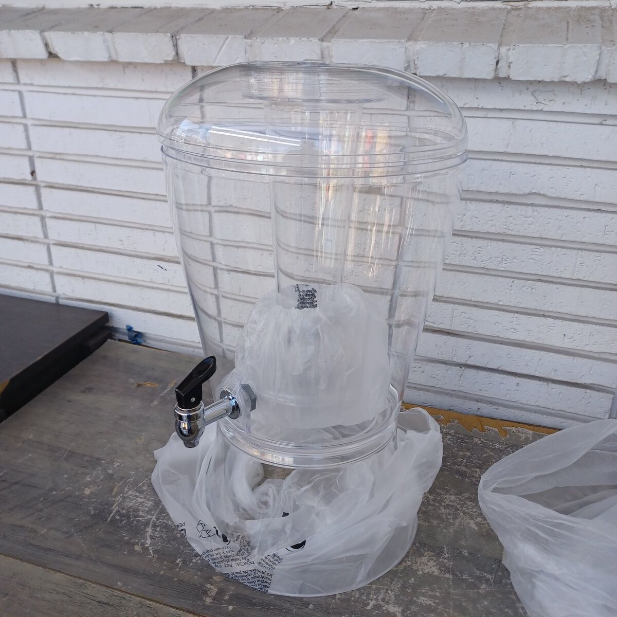 3 gallon beverage dispenser