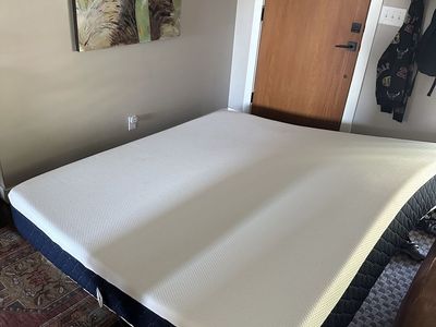 Brooklyn Bedding Bowery Hybrid King Mattress - Medium Firmness, Clean Condition