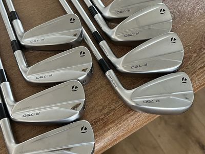 TaylorMade P790 Forged Iron Set 4-A wedge - Right Handed