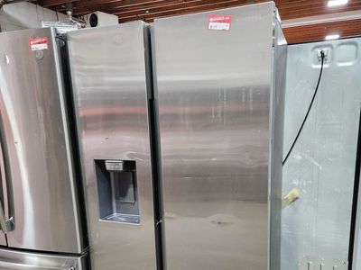 SAMSUNG STAINLESS STEEL SIDE BY SIDE FRIDGE! W-WARRANTY