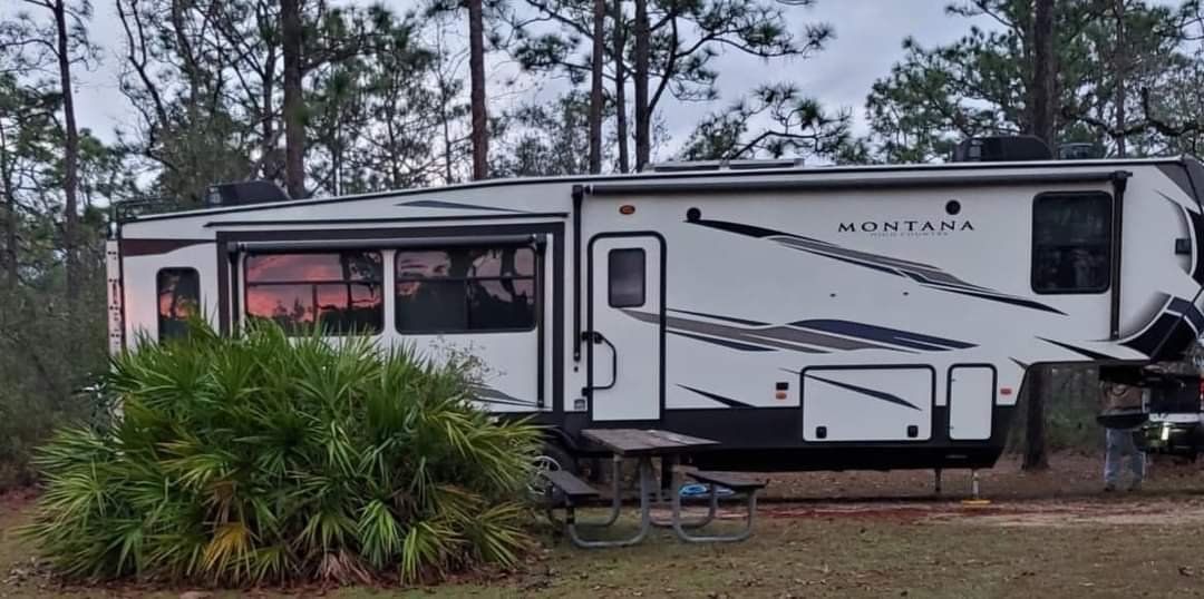 Keystone Montana High Country 330RL Travel Trailer - $12,000 firm