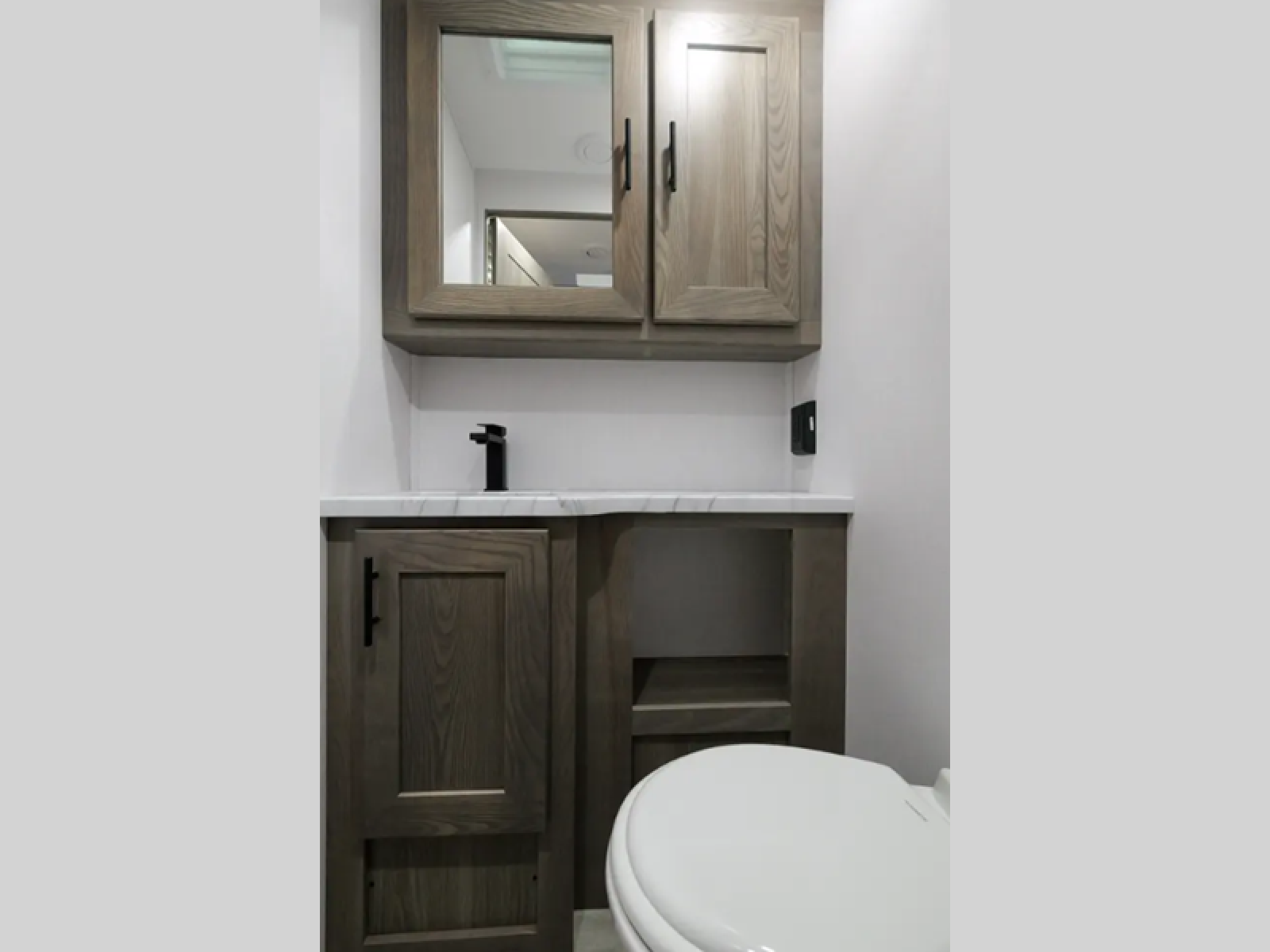 Main image 6