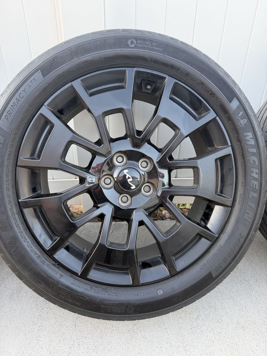 Kia Telluride blackout wheels