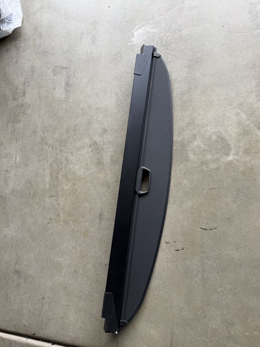 Brand new OEM 2023 bmw x-3 cargo privacy cover