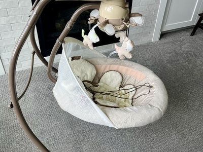 Fisher Price electric baby swing Excellent & clean