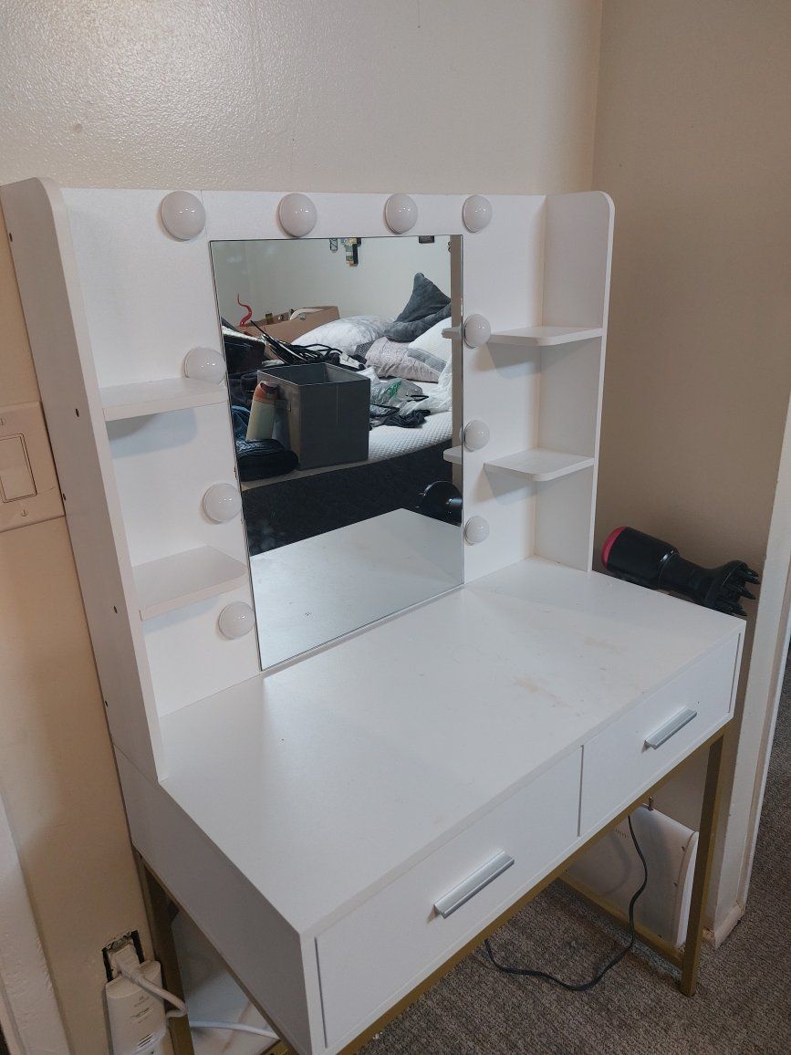 vanity dresser