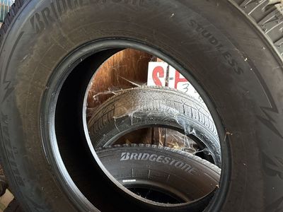 Bridgestone Blizzak LT245/75/R16