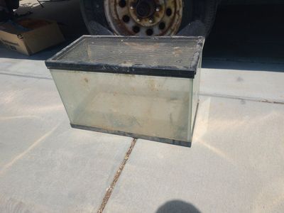 fish tank with lid