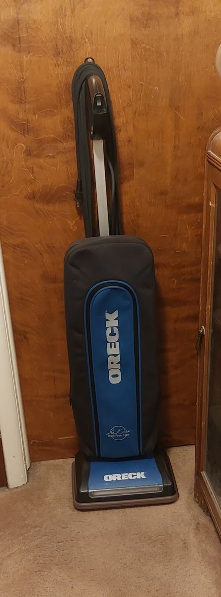 Oreck Signature Series Vacuum Cleaner