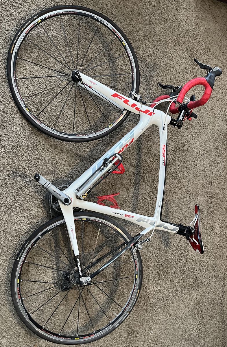 Fuji SST 2.0 road bike