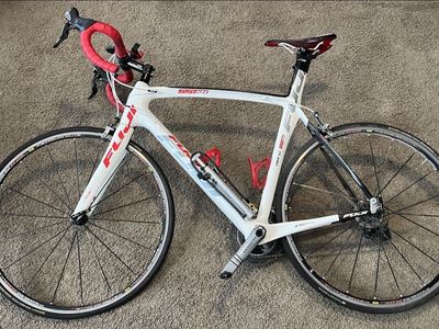 Fuji SST 2.0 road bike