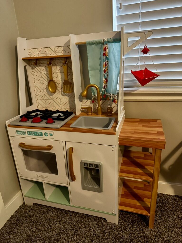 Play Kitchen (Fully stocked)