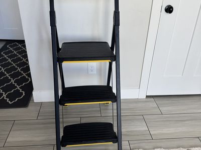 3step Pro grade Steel Strp Stool