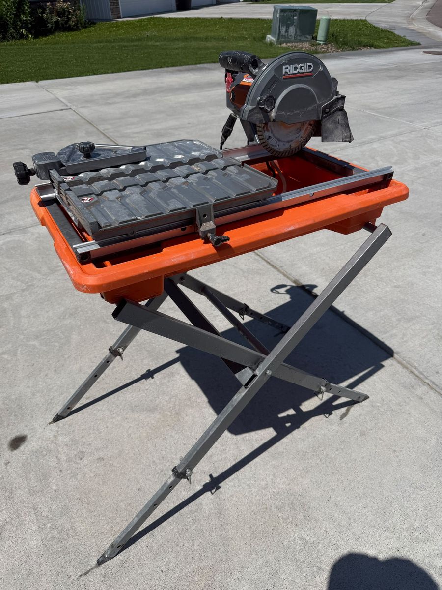 RIDGID Tile Saw Wet Saw with Stand - Powerful Cutting Tool