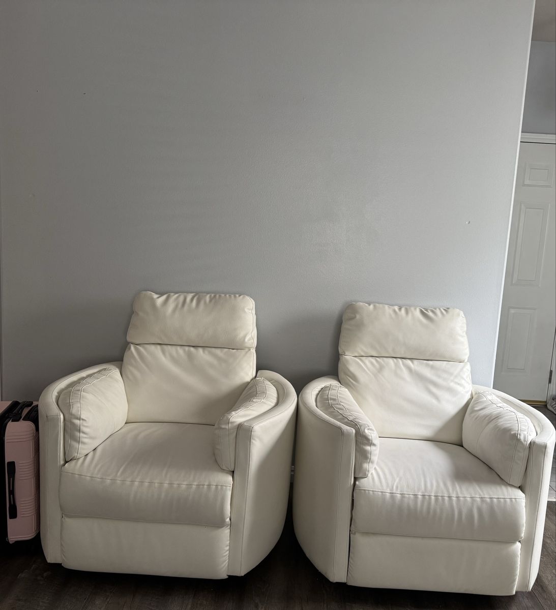 Set of 2 white manual rocking recliners