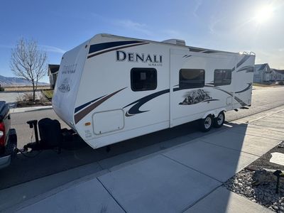 Beautiful 2010 Dutchman Denali Slide + extras