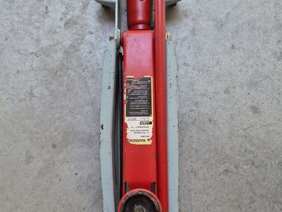 Larin 2.5 Ton High Lift Hydraulic SUV Jack SUV-5000A. Good Condition!