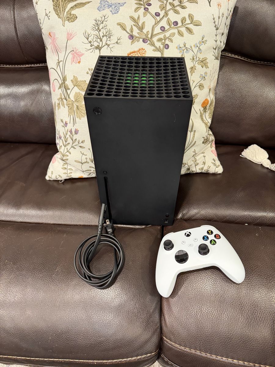 Microsoft Xbox Series X 1TB Gaming Console with White Wireless Controller, Black