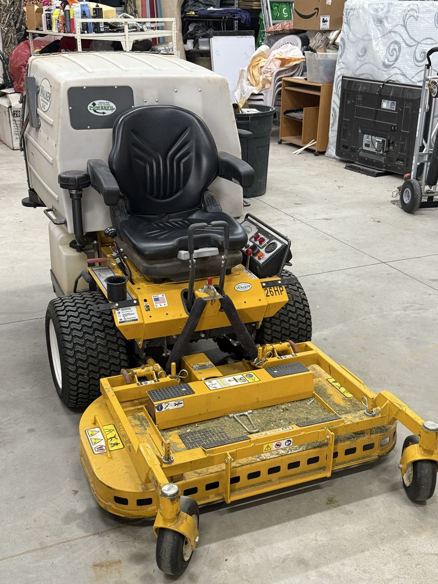 Walker mulching deck