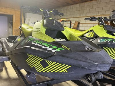 3 Sea-Doos in Excellent Condition Spark Trixx Personal Watercraft Jet Skis Yellow/Black/Blue and new Voyager Fourplace Trailer