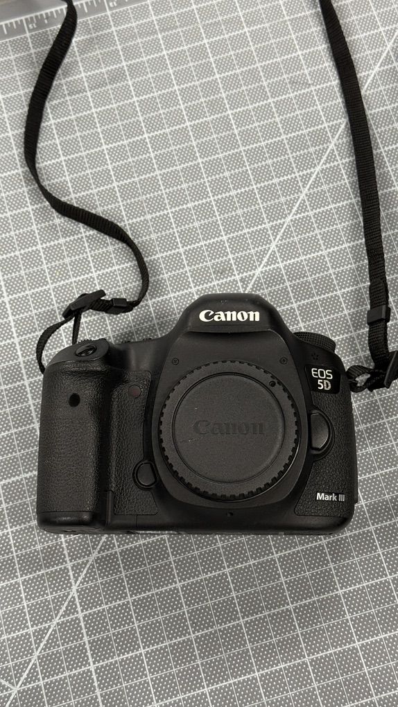 Canon EOS 5D Mark III - $450 OBO
