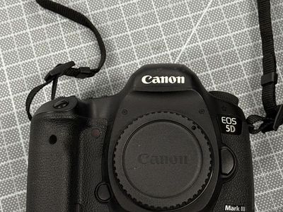Canon EOS 5D Mark III - $450 OBO