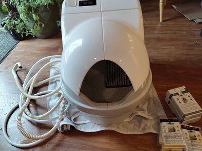 Cat Genie AI Self Cleaning Litter Box