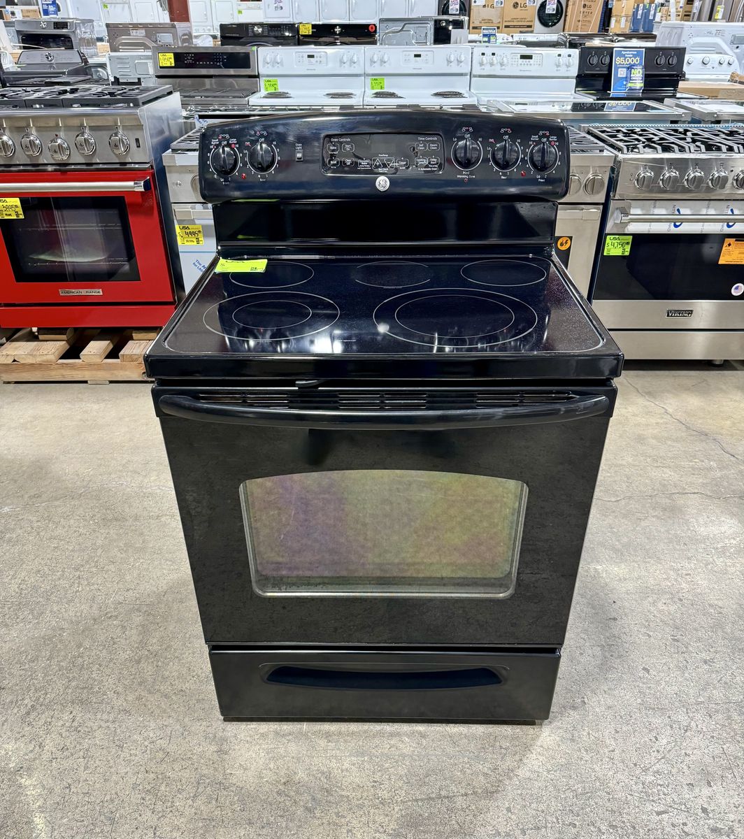 BLACK GE GLASS TOP RANGE