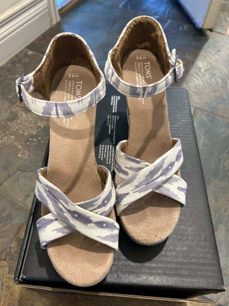 Toms Blue White Platform Fabric Sandal