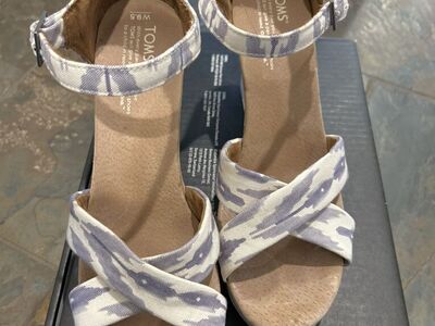Toms Blue White Platform Fabric Sandal