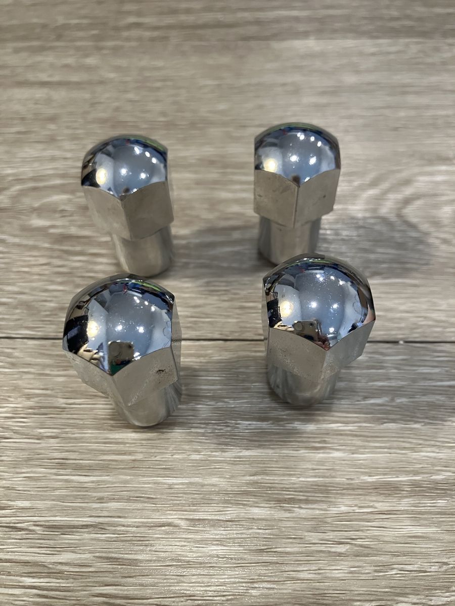 Chrome Lug Nuts (Set of 4)