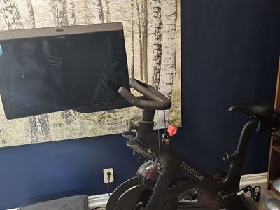 Peloton Bike + - like new