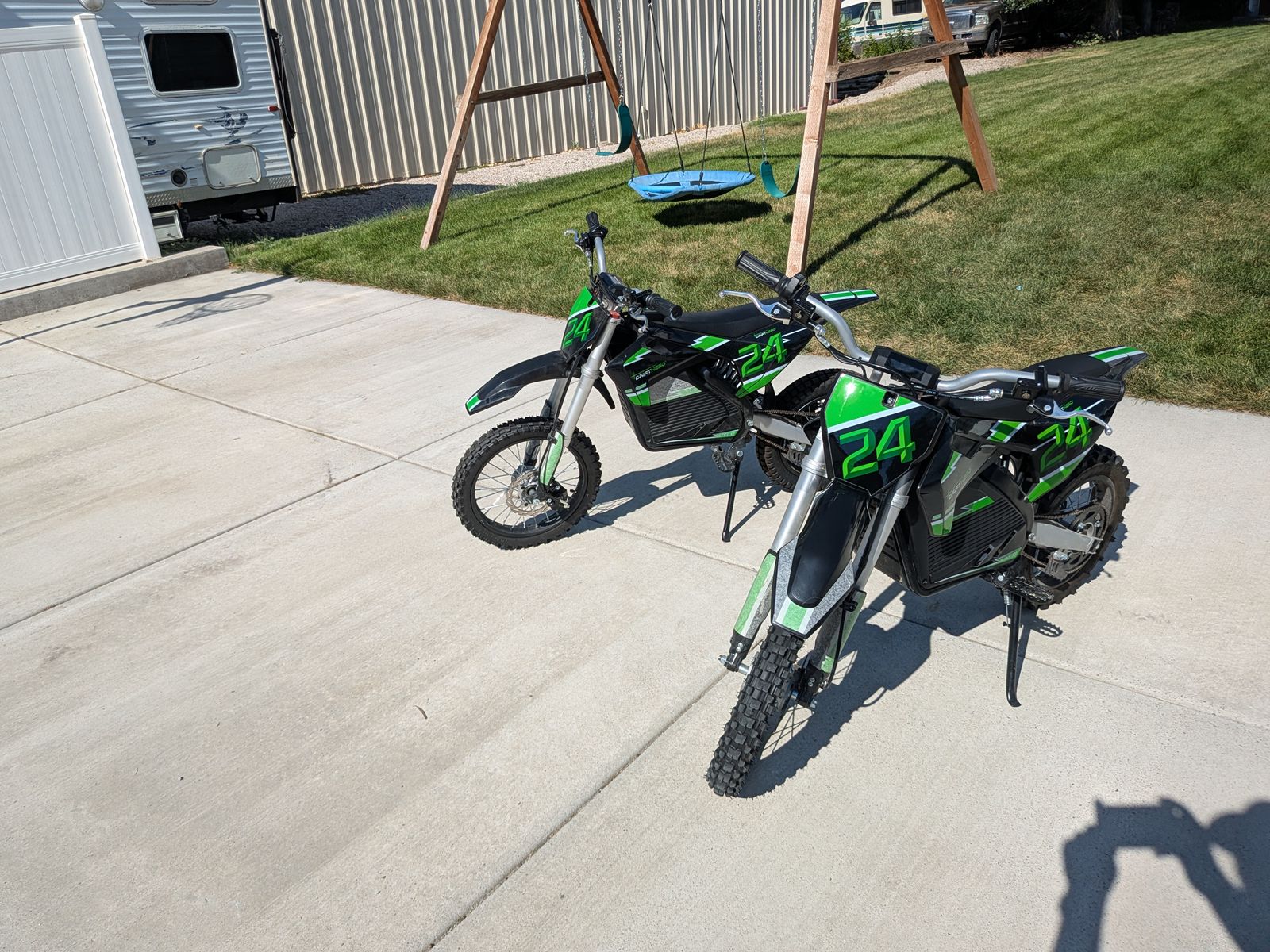 Drift Hero 2500W, 60V electric dirt bikes (ad is for 2 bikes)