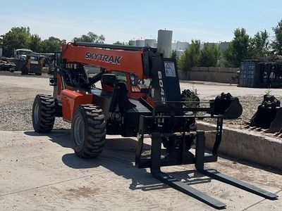 6,000 lb Telehandler Rental – 42' Reach Forklift – 6042