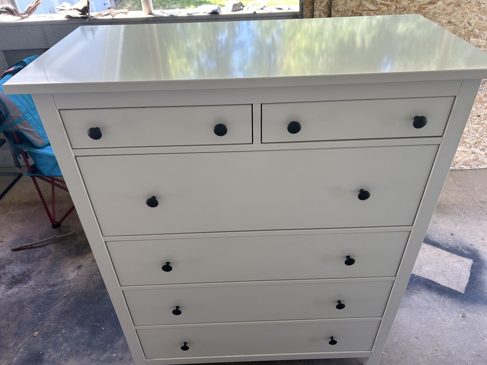 White Dresser with 6 Drawers - Excellent Condition