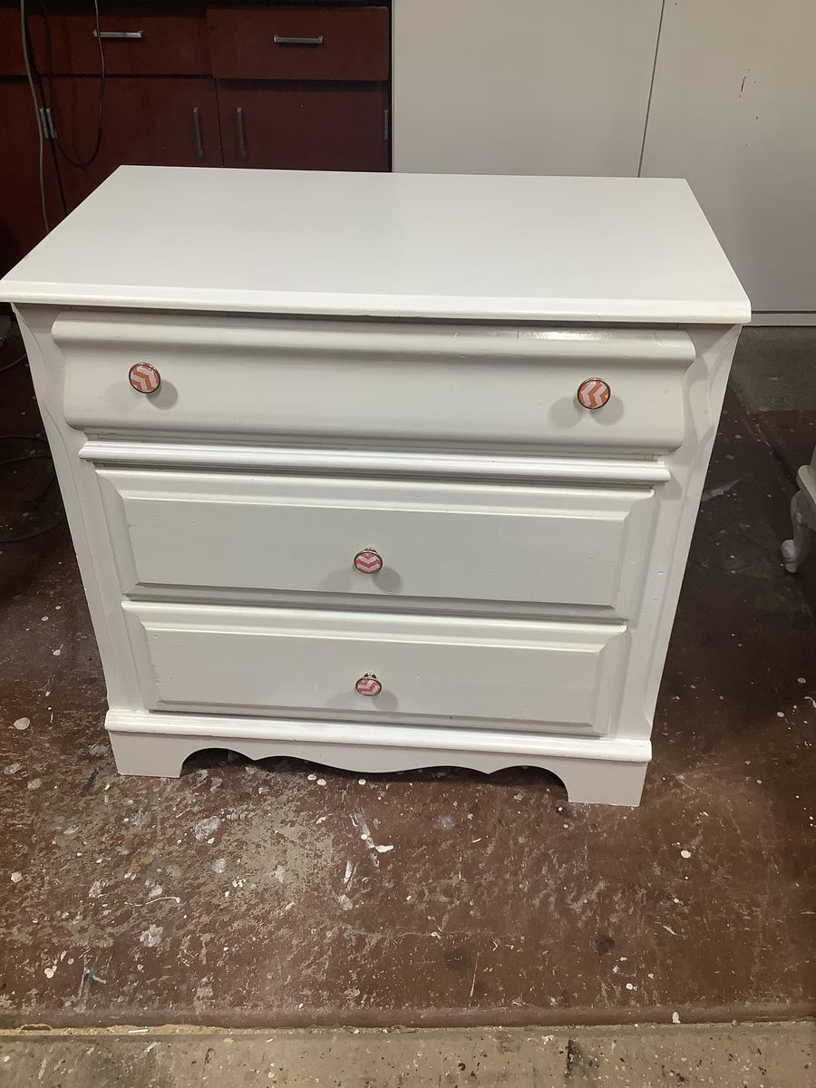 Upscale 3 Drawer Dresser