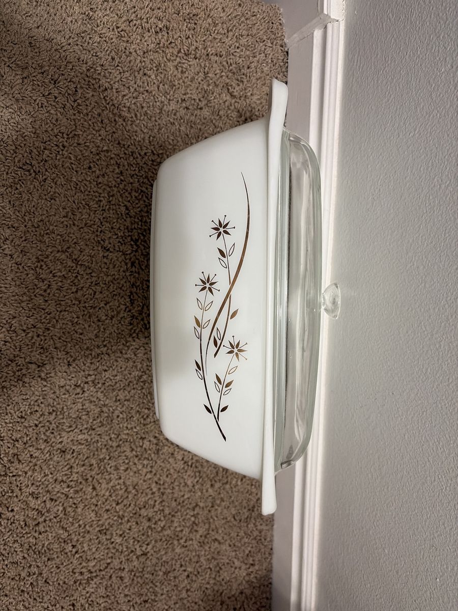 Vintage Pyrex Golden Honeysuckle 4 Quart