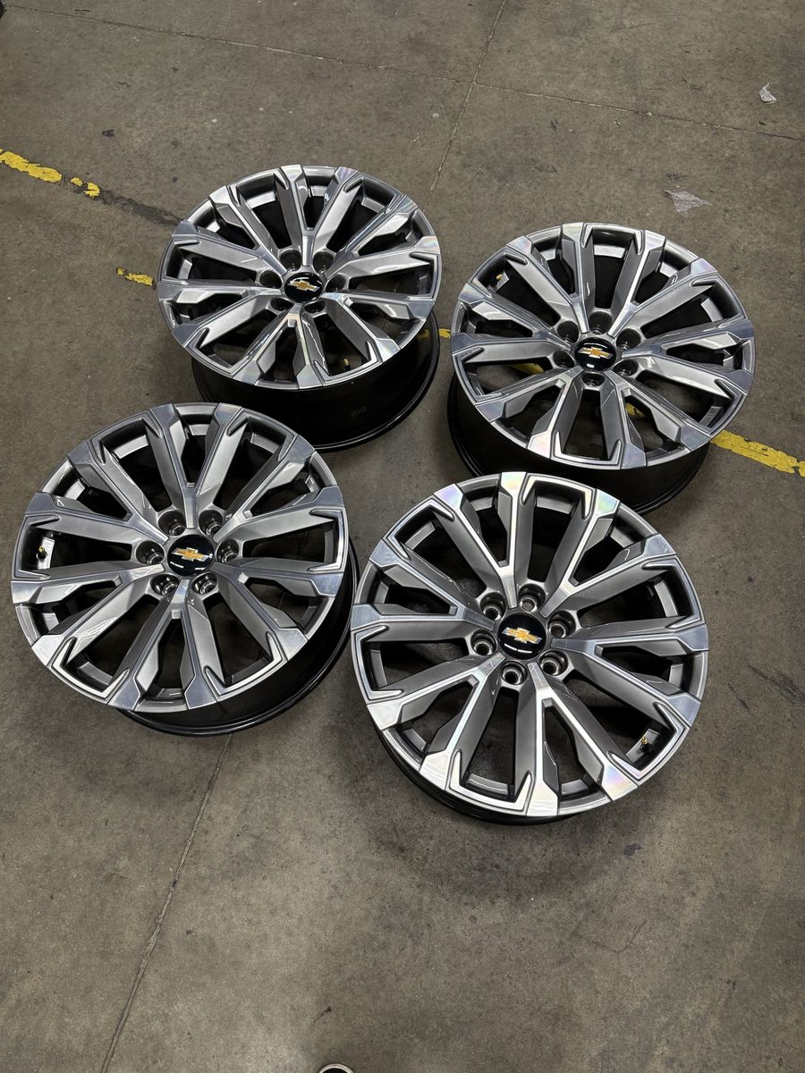 NEW 2026 Chevy Tahoe high country OEM 22in wheels 6x5.5