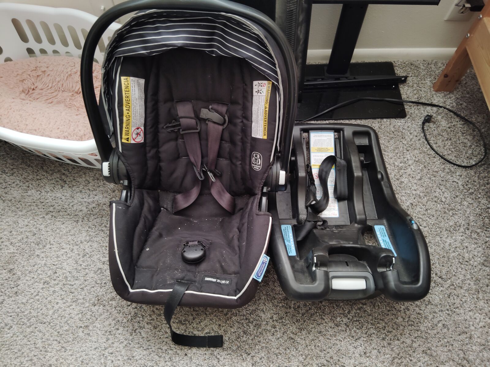 Carseat and base