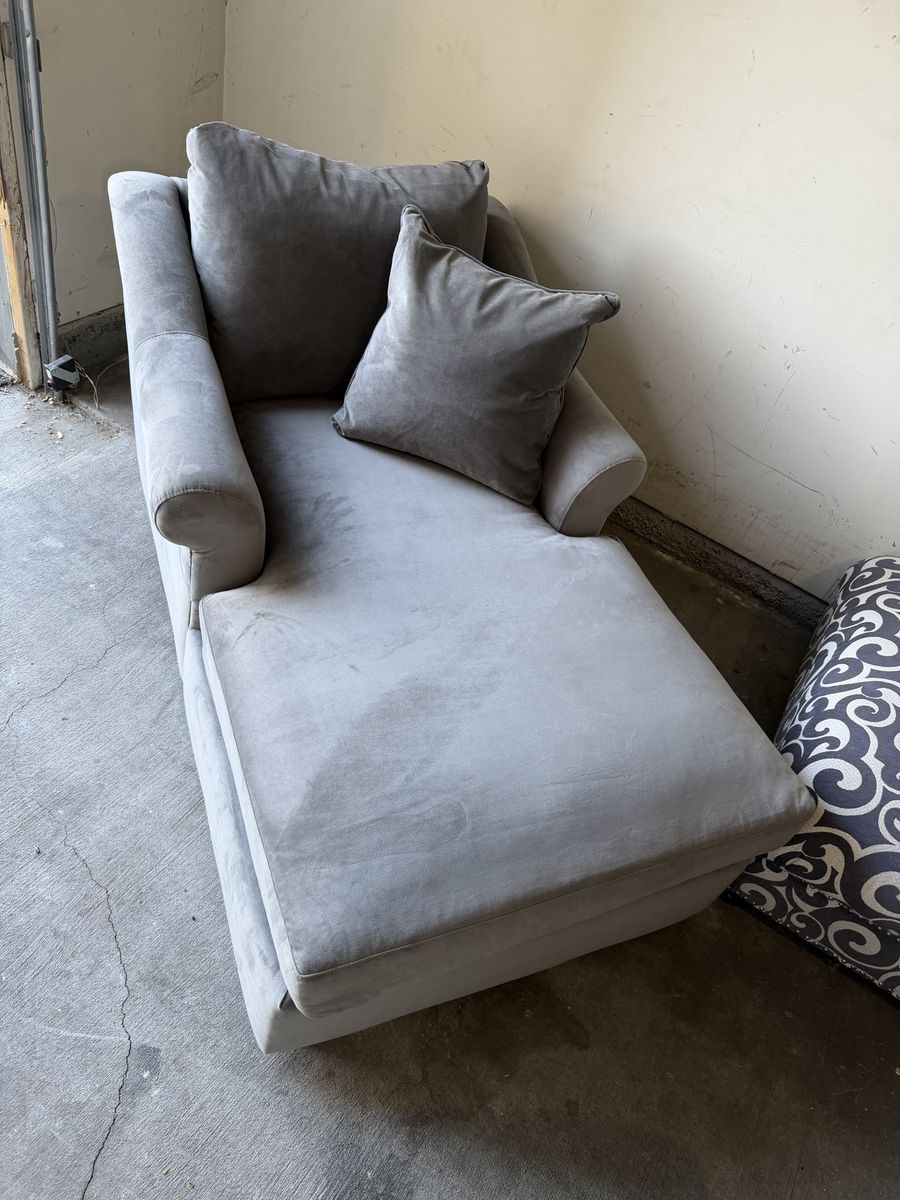 Nice love seat and ottoman