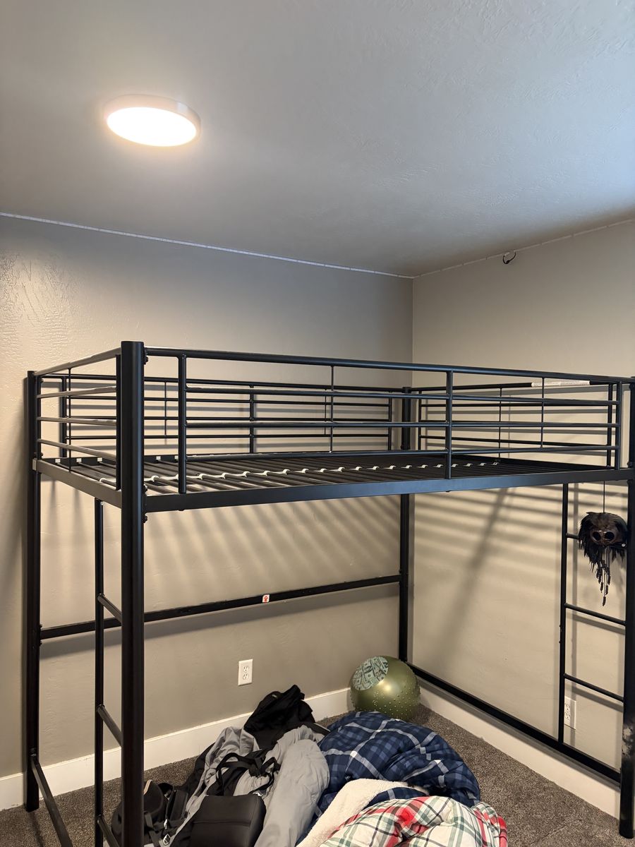Free bed frame