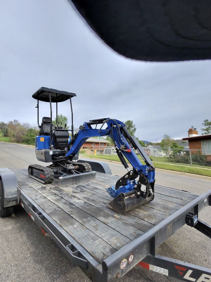 Diesel Mini Excavator – Rippa R10 ECO | Pivot Boom | Expandable Tracks | 7’ Dig Depth